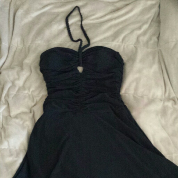 Laundry By Shelli Segal Dresses & Skirts - Laundry halter dress